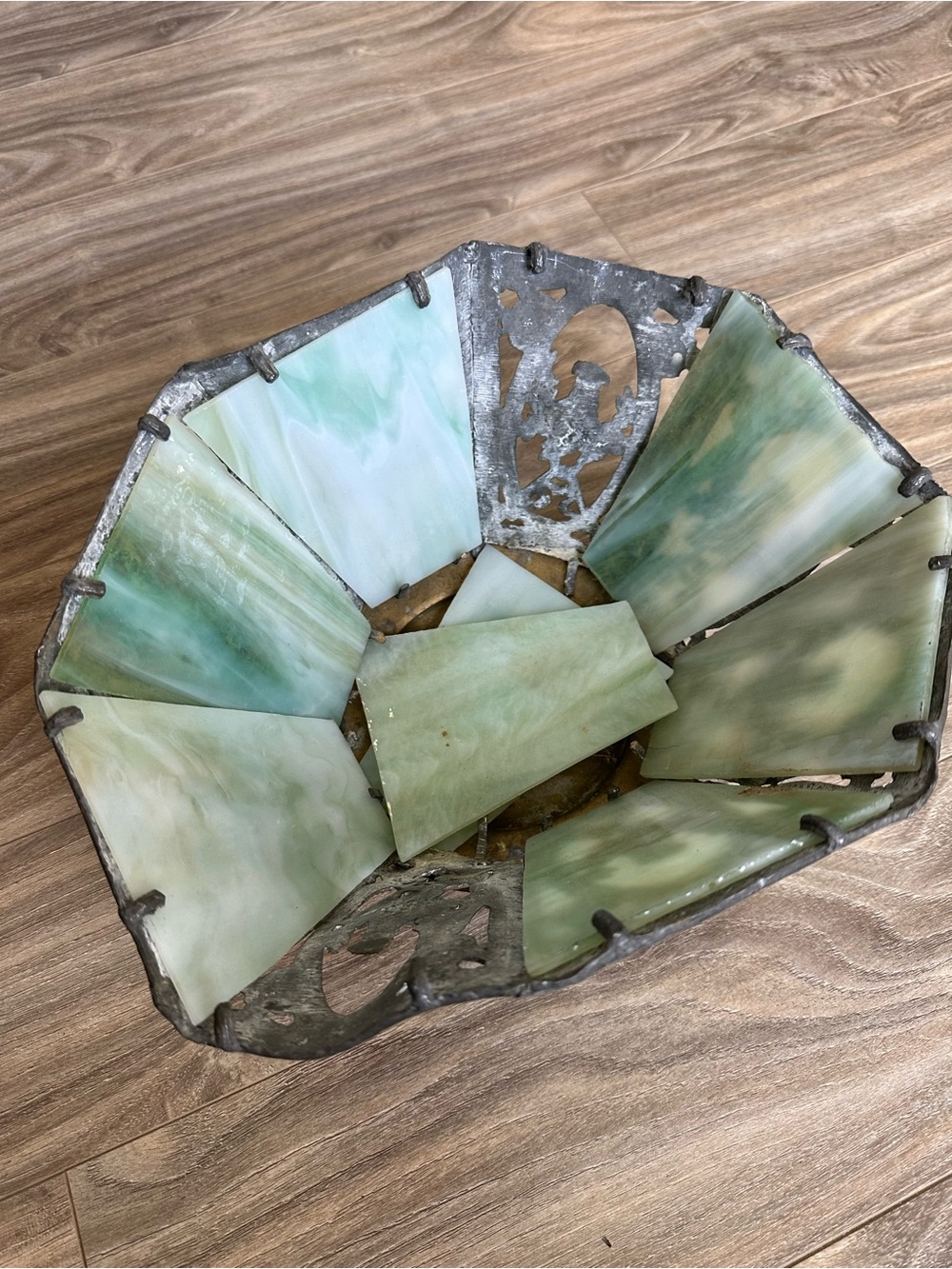Beautiful Vintage Art Nouveau Green Slag Glass Lamp Shade For Parts Or Repair.